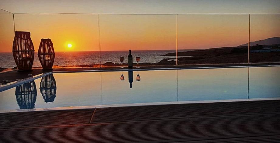 Tramonto Luxury Villa No1- Breathtaking Sunset View Foiníkion Exterior photo